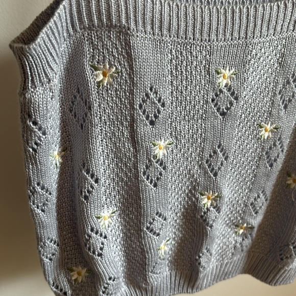 Pink Rose crochet tank. - Picture 2 of 6